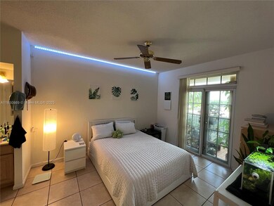 University Inn Condominium unit 2413, Coral Gables, FL 33146 - photo 3