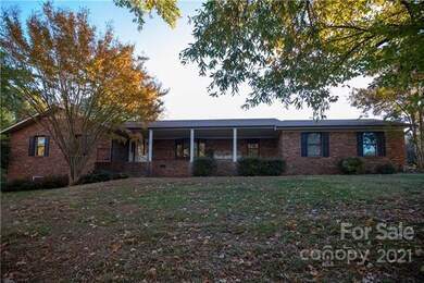 2634 Fines Creek Dr, Statesville, NC 28625 - photo 2