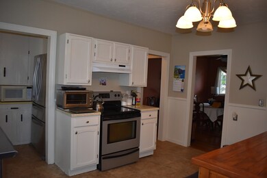 13 Bancroft Park, Hopedale, MA 01747 - photo 6