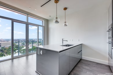 123 Lexington Ave unit 1408, San Antonio, TX 78205 - photo 5