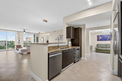 City Place South Tower unit 423, West Palm Beach, FL 33401 - photo 2