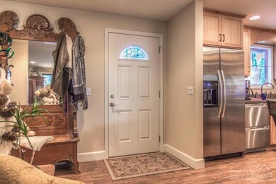 20382 Illahee Dr, Bend, OR 97702 - photo 3