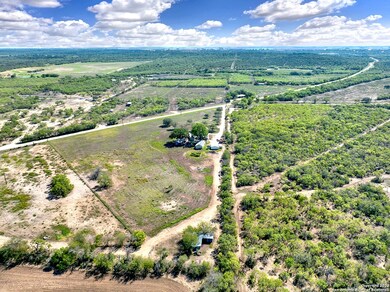 4058 County Road 4516, Hondo, TX 78861 - photo 3
