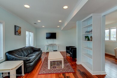 2.4-Living Room