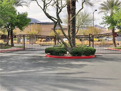 GATED SUMMERLIN COMMUNITY OF CIERRA!