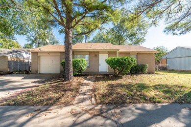 620 N Ramblin Oaks Dr, Moore, OK 73160 - photo 2