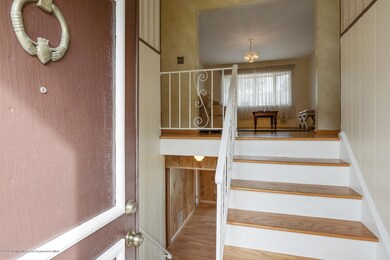 07_06Foyer_mls