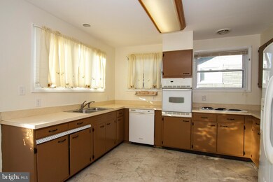 221 Detroit Ave, Dundalk, MD 21222 - photo 6