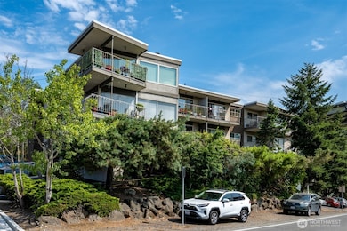 401 NE 40th St, Seattle, WA 98105 - photo 3