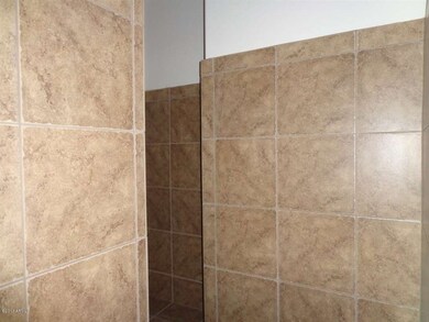 SE 7 Master Shower w Dry Off