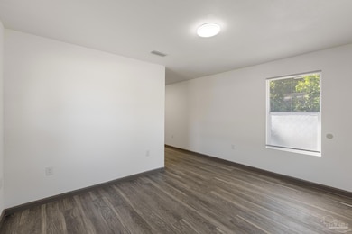 2405 W Hernandez St, Pensacola, FL 32505 - photo 6