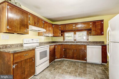 3749 Old Taneytown Rd, Taneytown, MD 21787 - photo 7