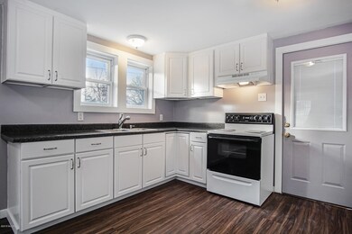 1402 Hickory St, Niles, MI 49120 - photo 2