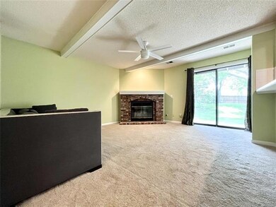 13725 W 58th Terrace unit 4, Shawnee, KS 66216 - photo 4