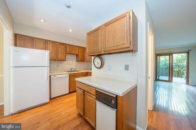 427 Eagle Rd unit 14, Wayne, PA 19087 - photo 5