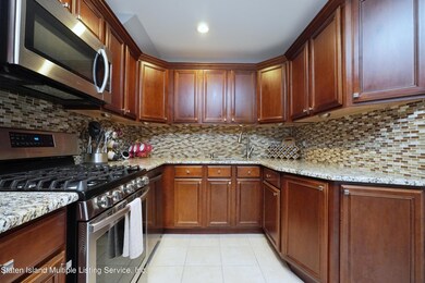 53 Foothill Ct, Staten Island, NY 10309 - photo 2