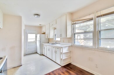 7302 E Castle Dr, Wichita, KS 67207 - photo 5