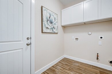 973 Reverend b j Lewis Dr, Houston, TX 77088 - photo 5