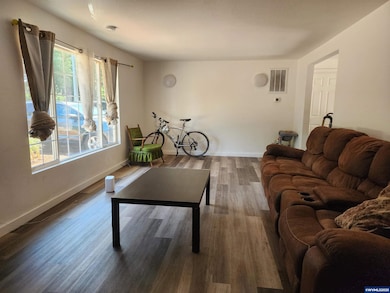 4061 Hawthorne Ave NE, Salem, OR 97301 - photo 6