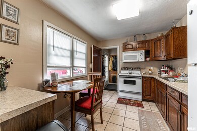 1517 Pulaski St, Lincoln, IL 62656 - photo 6