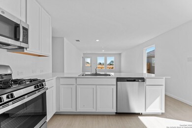 2214 Collins Aly, Converse, TX 78109 - photo 5