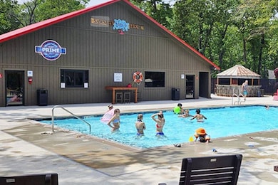 Pool & Cafe