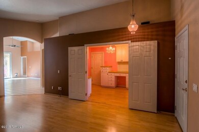 10 Living Room photo f-001