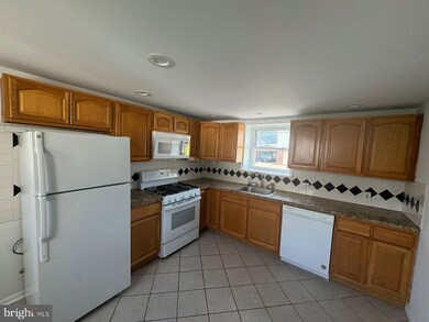 1102 3rd Ave unit B, Essington, PA 19029 - photo 6
