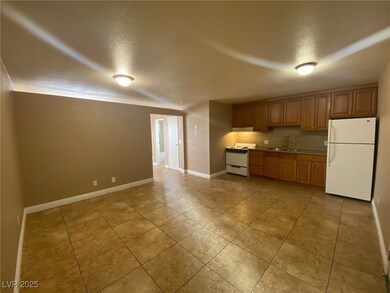 305 N 10th St unit 31, Las Vegas, NV 89101 - photo 2