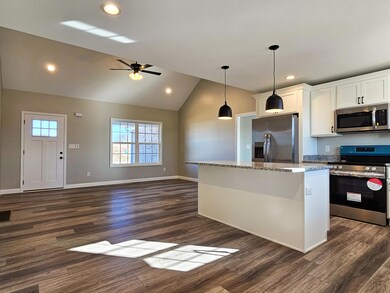 125 Gracelynn Cir, Harrodsburg, KY 40330 - photo 5