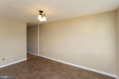 1006 Foxridge Ln, Essex, MD 21221 - photo 6