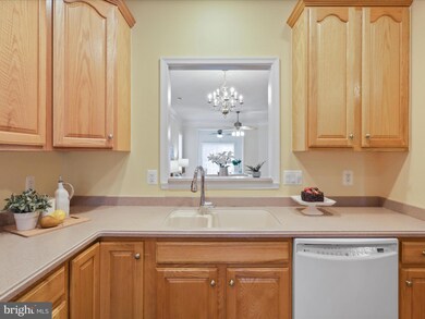 8904 Pink Carnation Ct, Lorton, VA 22079 - photo 5