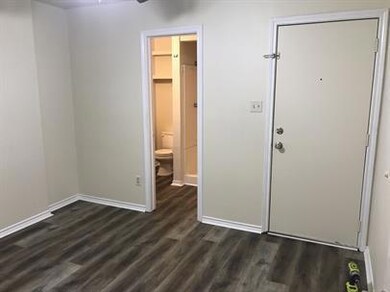 1217 Oak Dr unit 102, Denison, TX 75020 - photo 4