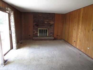 4911 Crest Ct, Country Club Hills, IL 60478 - photo 6