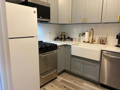 Seville unit Penthouse, Bayside, NY 11360 - photo 4