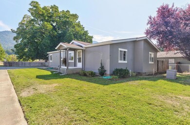 26-web-or-mls-1585-carnahan-dr