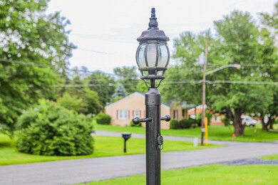 21 Stuart Ave, Stuarts Draft, VA 24477 - photo 2