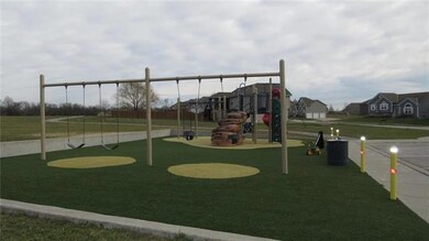 513 Chardonnay Ave, Raymore, MO 64083 - photo 4