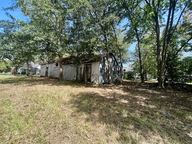 516 W Suwanee St, Fitzgerald, GA 31750 - photo 6