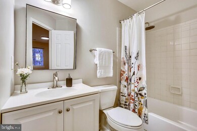 10422 Parthenon Ct, Bethesda, MD 20817 - photo 5