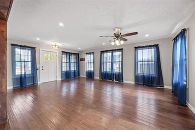 212 E 4th St, Wilton, IA 52778 - photo 4