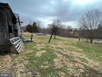 3702 S Mountain Rd, Knoxville, MD 21758 - photo 6