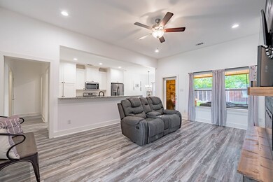 2006 Clay St, Mabank, TX 75147 - photo 3