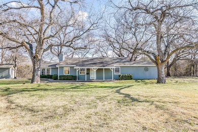 875 Tanglewood Dr, Weatherford, TX 76087 - photo 2