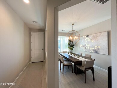 2318 E Lieber Dining