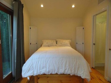 Neutral Colors & Soft Recessed Lighting