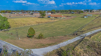 2121 Rock Creek Rd, Crowley, TX 76036 - photo 3