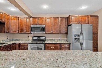 33 Mammoth Rd, Manchester, NH 03109 - photo 6