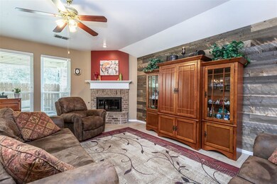 3400 Columbus St, Gainesville, TX 76240 - photo 5