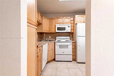 9420 Poinciana Place unit 210, Davie, FL 33324 - photo 4